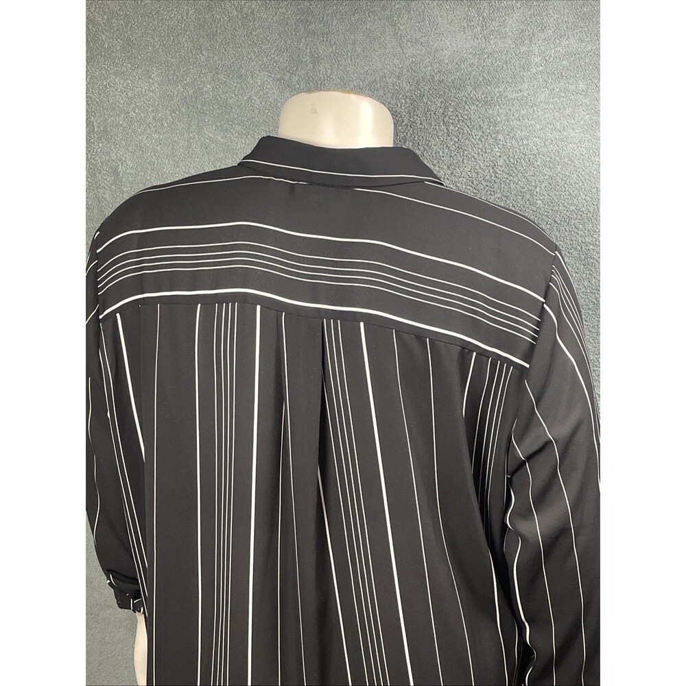 Catherines Women’s Top 2X Striped Oversized Longline Button Front Minimalist - Picture 7 of 10